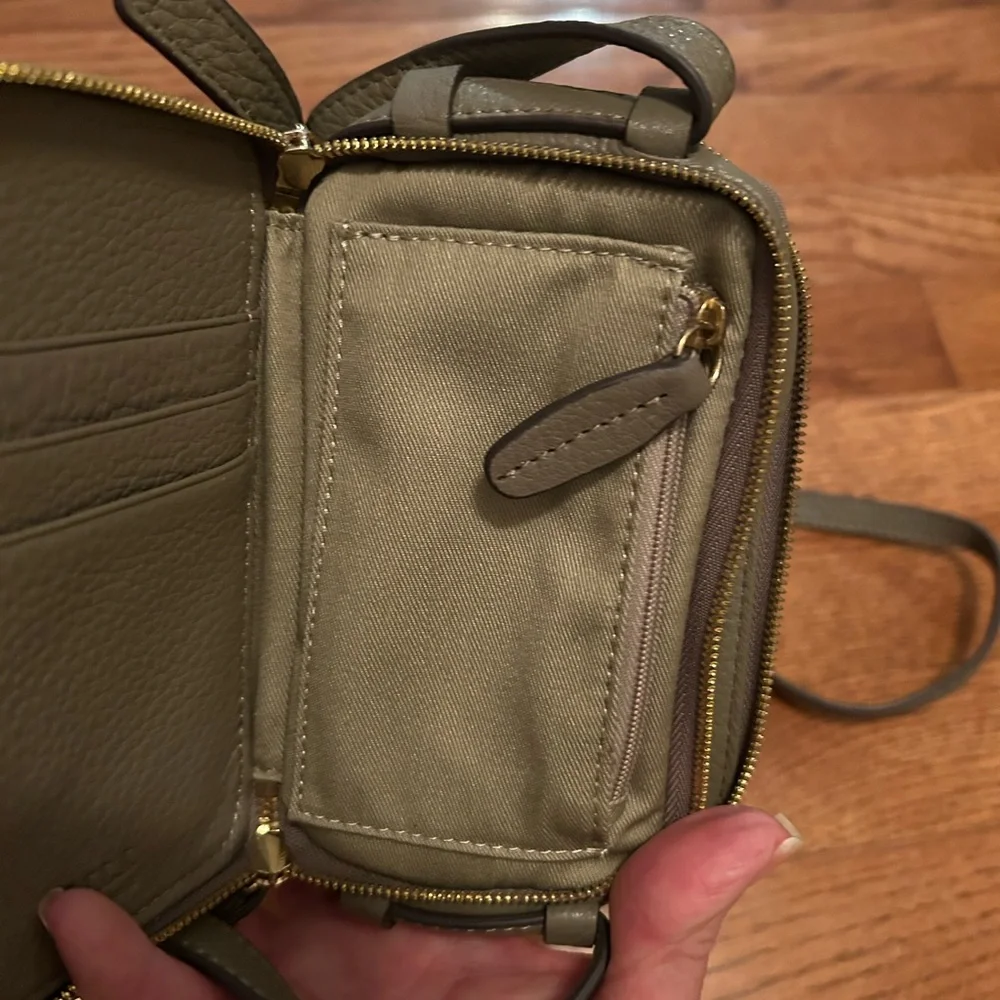 GILI leather wristlet, phone bag. Crossbody - Picture 9 of 11